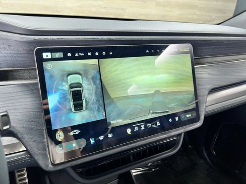 Used 2024 Rivian R1S Adventure AWD/4WD image 18