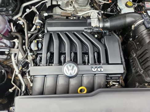 Used 2018 Volkswagen Atlas SEL AWD/4WD image 20