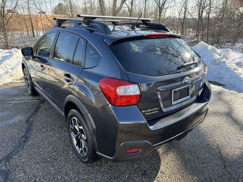 Used 2017 Subaru Crosstrek 2.0i Premium image 3