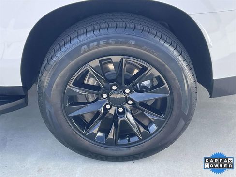Used 2023 Chevrolet Suburban Premier image 12