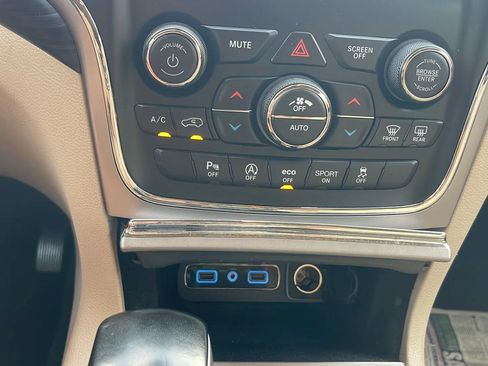 Used 2021 Jeep Grand Cherokee Laredo AWD/4WD image 13