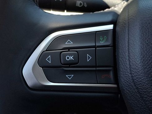 Used 2022 Jeep Compass Latitude w/ Sun and Sound Group AWD/4WD image 18