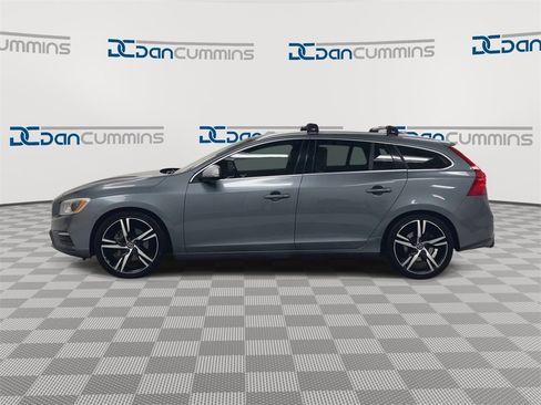 Used 2017 Volvo V60 T6 R-Design Platinum image 5