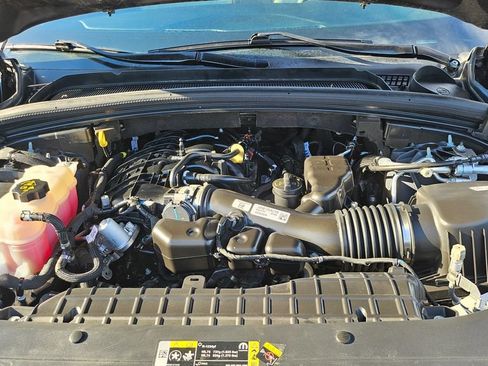 Used 2023 Jeep Grand Cherokee Limited w/ Luxury Tech Group II AWD/4WD image 46