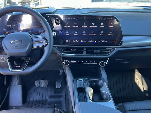 New 2026 Chevrolet Equinox EV RS w/ Convenience Package II AWD/4WD image 15