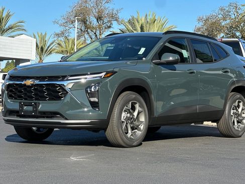 New 2026 Chevrolet Trax LT w/ Driver Confidence Package image 7