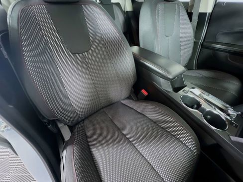 Used 2017 Chevrolet Equinox LS FWD image 24