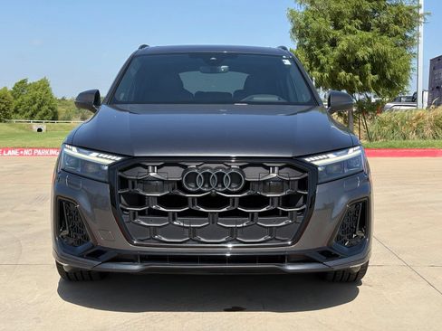 Used 2025 Audi SQ7 Prestige w/ Prestige Package AWD/4WD image 2