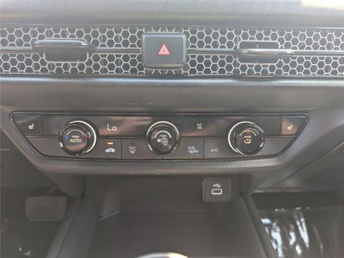 Used 2025 Honda HR-V Sport image 27