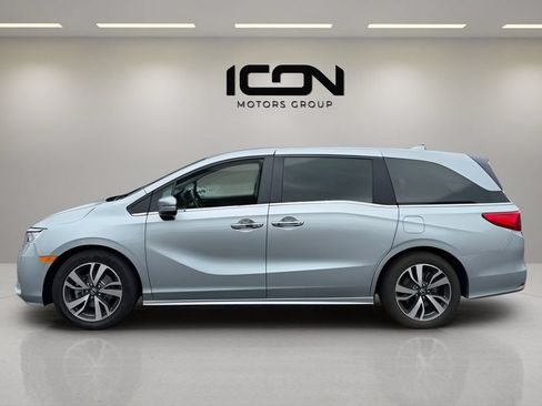 Used 2023 Honda Odyssey Touring image 2