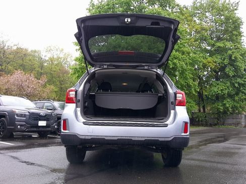 Used 2017 Subaru Outback 2.5i Premium AWD/4WD image 31