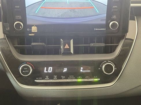 Used 2022 Toyota Corolla LE image 22