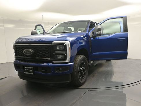 New 2026 Ford F250 XLT w/ XLT Premium Package AWD/4WD image 28