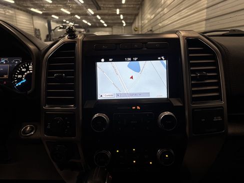 Used 2017 Ford F150 Platinum w/ Equipment Group 701A Luxury image 18