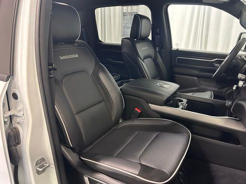 Used 2025 RAM 1500 Laramie w/ Sport Appearance Package AWD/4WD image 22