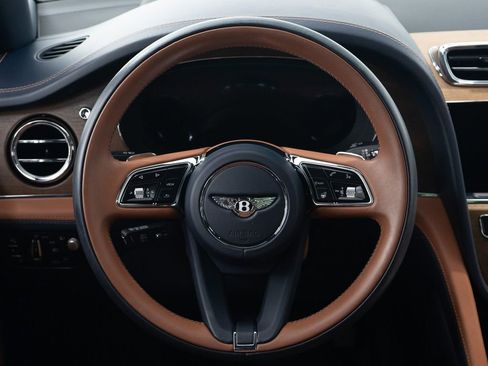 Used 2023 Bentley Bentayga Extended Wheelbase AWD/4WD image 30