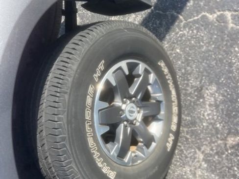 Used 2019 Nissan Frontier SV image 9