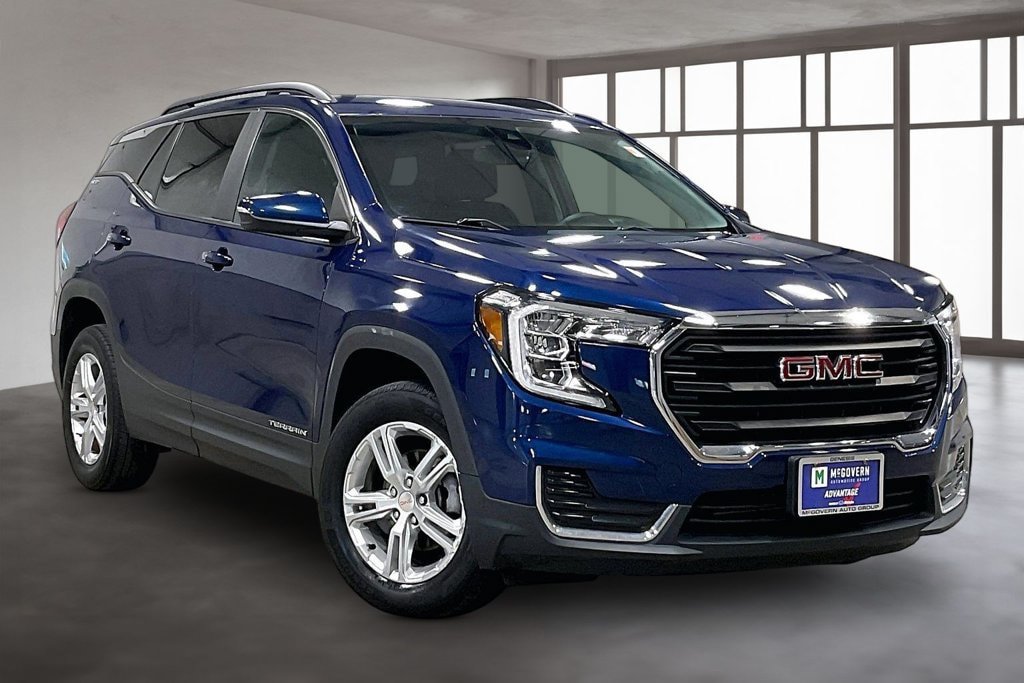 Used 2022 GMC Terrain SLE w/ Driver Convenience Package AWD/4WD image 3