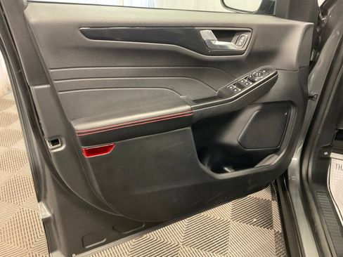 Used 2025 Ford Escape ST-Line AWD/4WD image 14