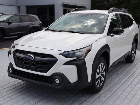 Certified 2024 Subaru Outback Premium AWD/4WD image 1