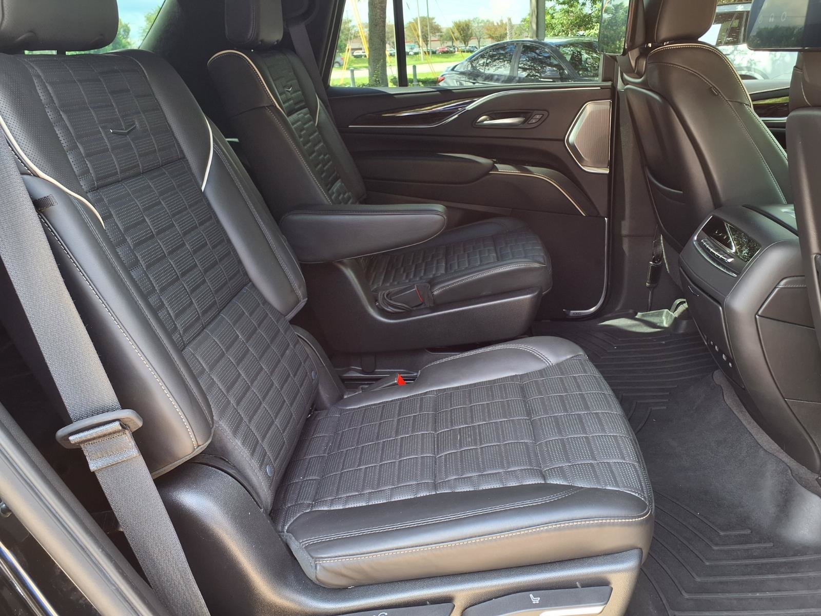 Certified 2023 Cadillac Escalade Sport Platinum w/ LPO, ONYX Package AWD/4WD image 16