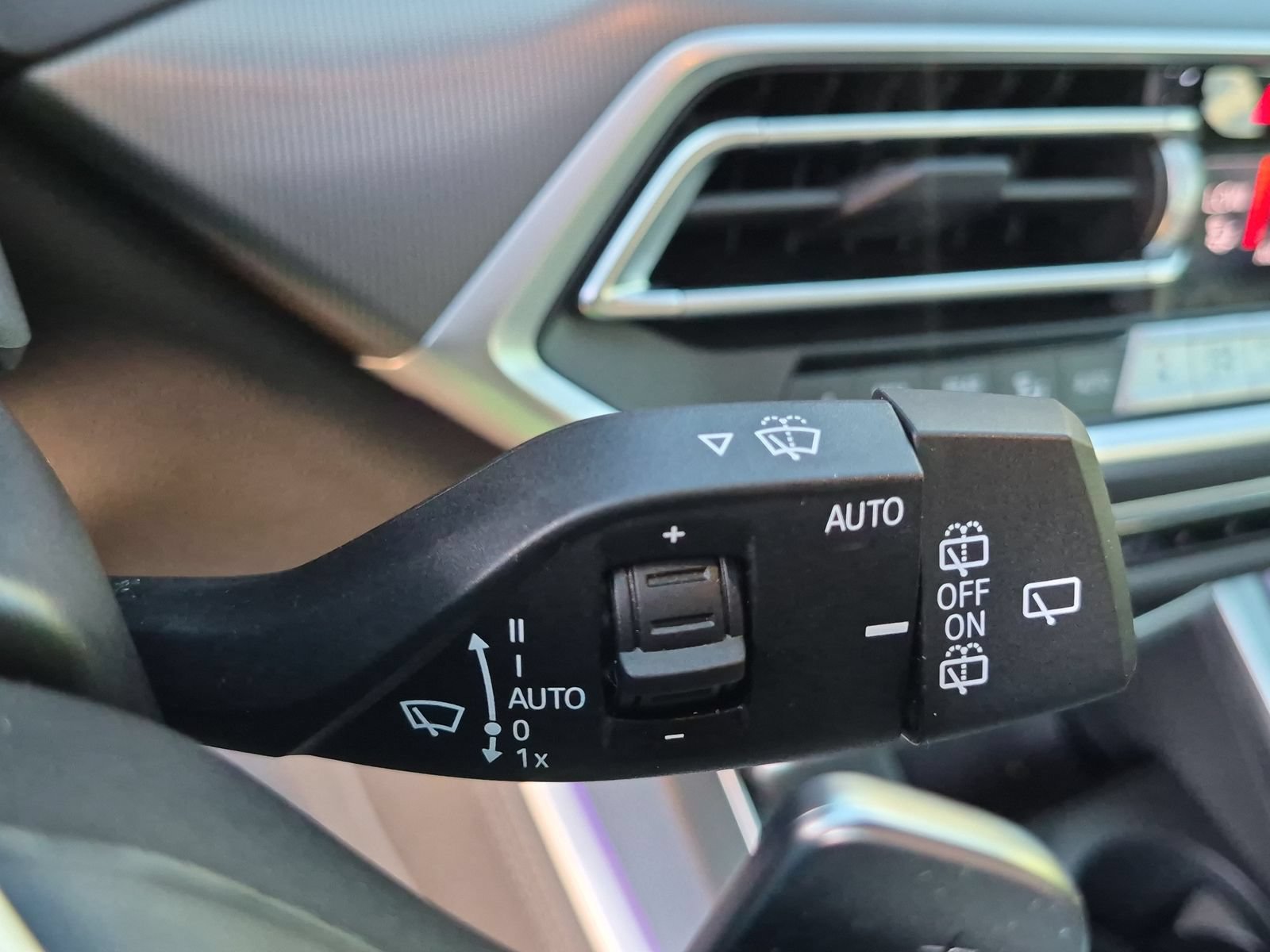Used 2023 BMW X5 xDrive40i AWD/4WD image 26
