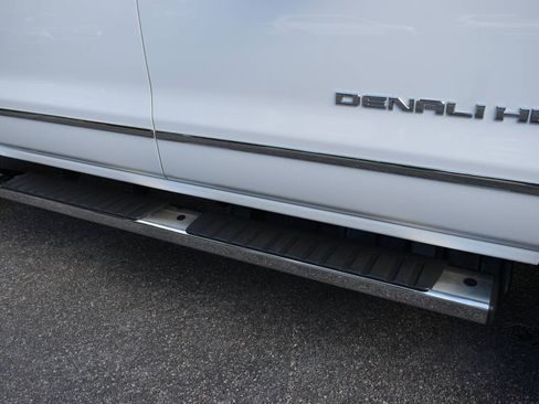 Used 2019 GMC Sierra 2500 Denali w/ Duramax Plus Package AWD/4WD image 40