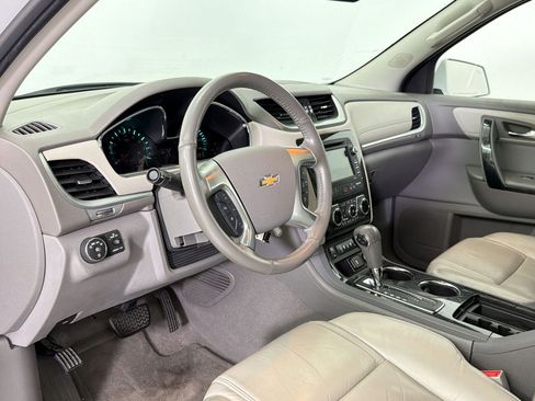 Used 2017 Chevrolet Traverse Premier image 4