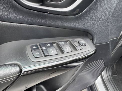 Used 2022 Jeep Cherokee Latitude Lux w/ Sun & Sound Group AWD/4WD image 14
