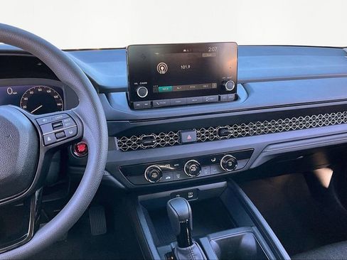 Used 2025 Honda Accord LX image 10