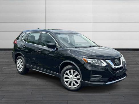 Used 2020 Nissan Rogue S FWD image 2