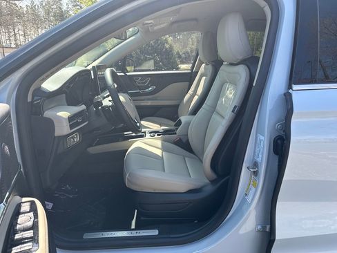 New 2026 Lincoln Corsair Premiere image 9