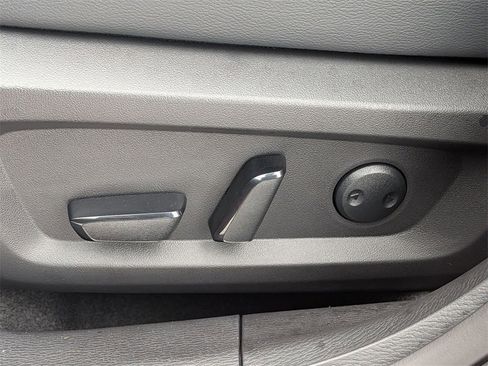 New 2026 Mitsubishi Outlander SEL image 13