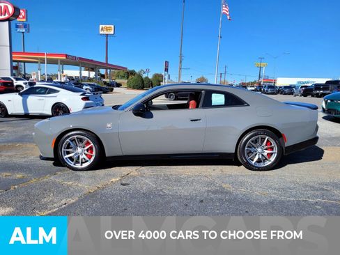 Used 2025 Dodge Charger R/T Scat Pack w/ Track Pack image 3
