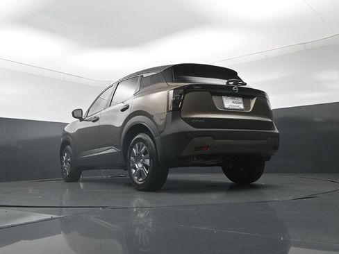 Used 2025 Nissan Kicks S w/ Interior Electronics Package FWD image 29