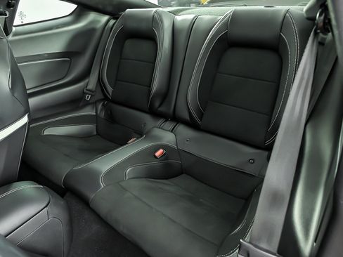 Used 2021 Ford Mustang Shelby GT500 w/ Technology Package RWD image 17