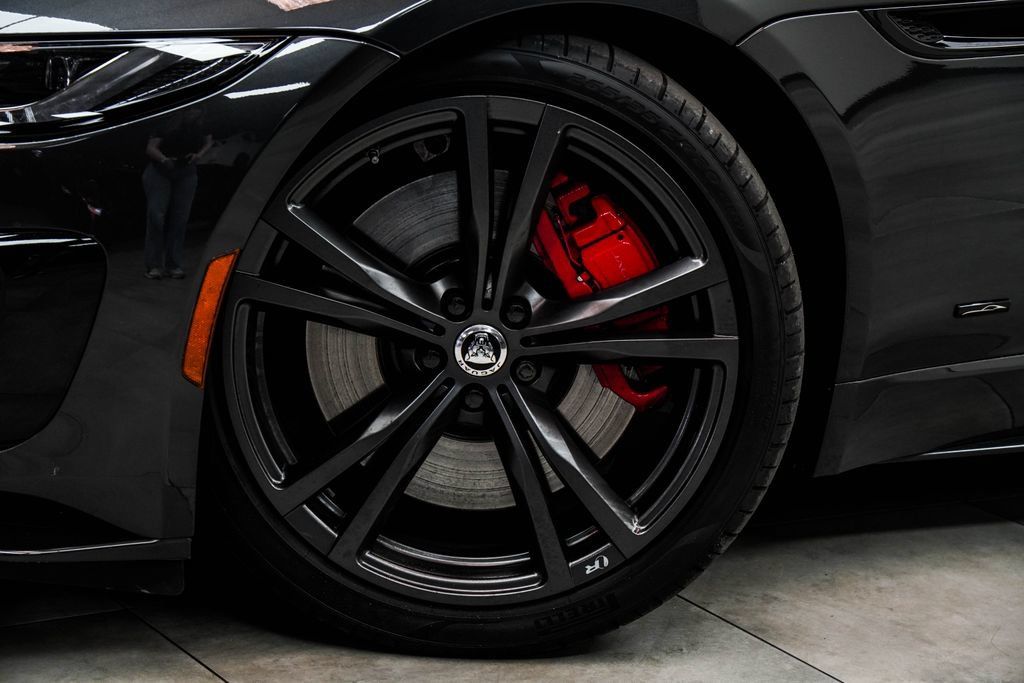 Used 2024 Jaguar F-TYPE R AWD/4WD image 5