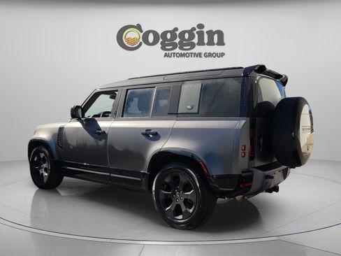 Used 2024 Land Rover Defender 110 X-Dynamic SE image 4