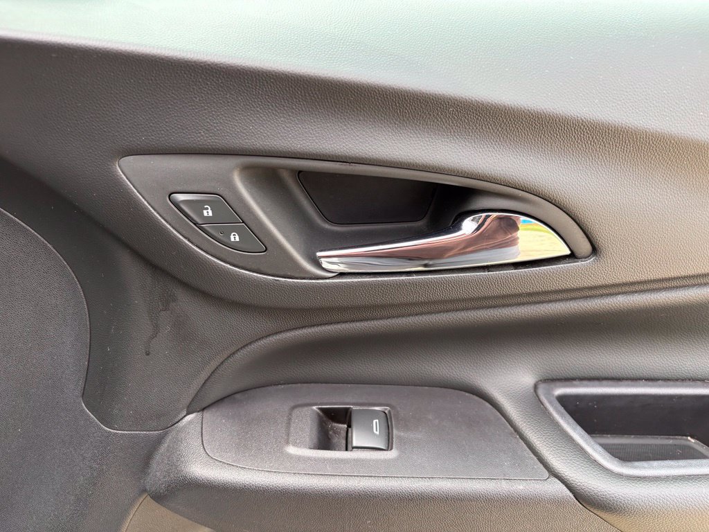 Used 2020 Chevrolet Equinox LT FWD image 26