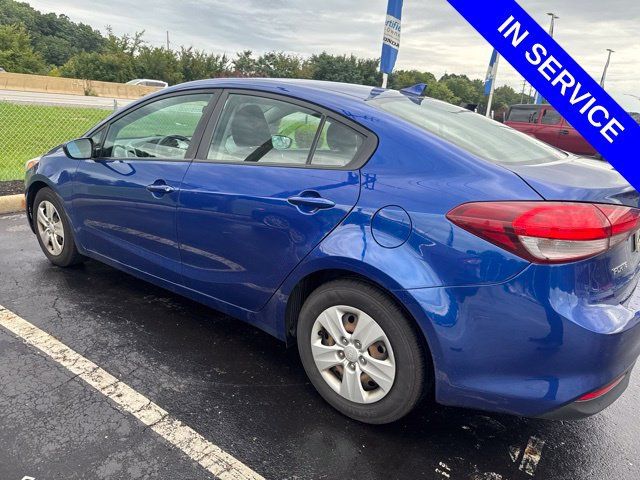 Used 2017 Kia Forte LX FWD image 4
