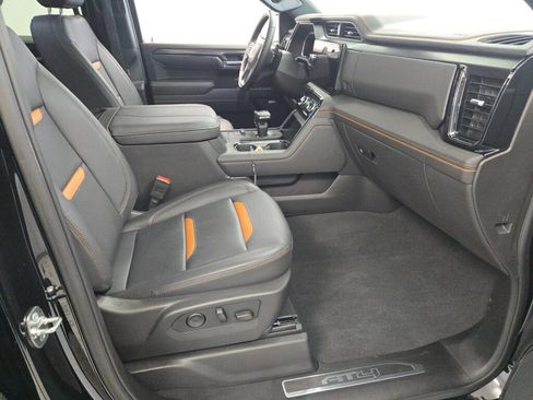 Used 2025 GMC Sierra 1500 AT4 w/ AT4 Premium Package AWD/4WD image 6