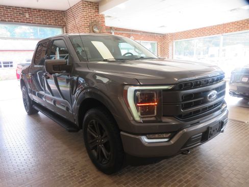 Used 2021 Ford F150 Lariat w/ Equipment Group 502A High AWD/4WD image 3