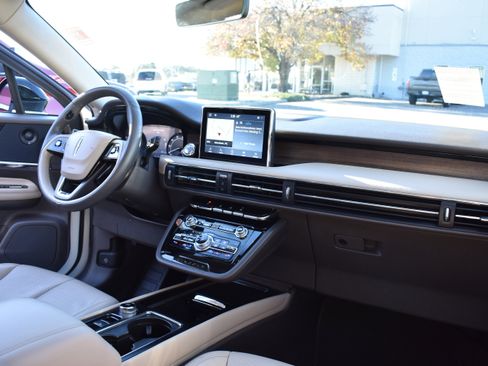 Used 2020 Lincoln Corsair Reserve w/ Elements Package image 32