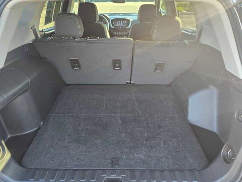 Used 2024 GMC Terrain SLE image 16