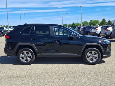 Used 2025 Toyota RAV4 XLE AWD/4WD image 7