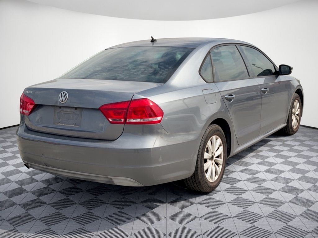 Used 2013 Volkswagen Passat 2.5 S FWD image 9