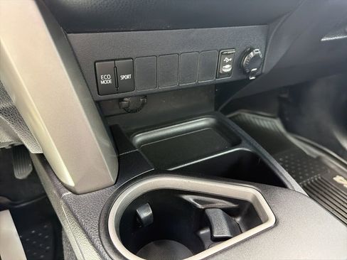 Used 2018 Toyota RAV4 XLE w/ Plus Extra Value Package FWD image 27