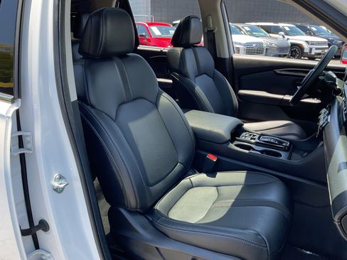 Used 2025 Honda Pilot Touring image 21