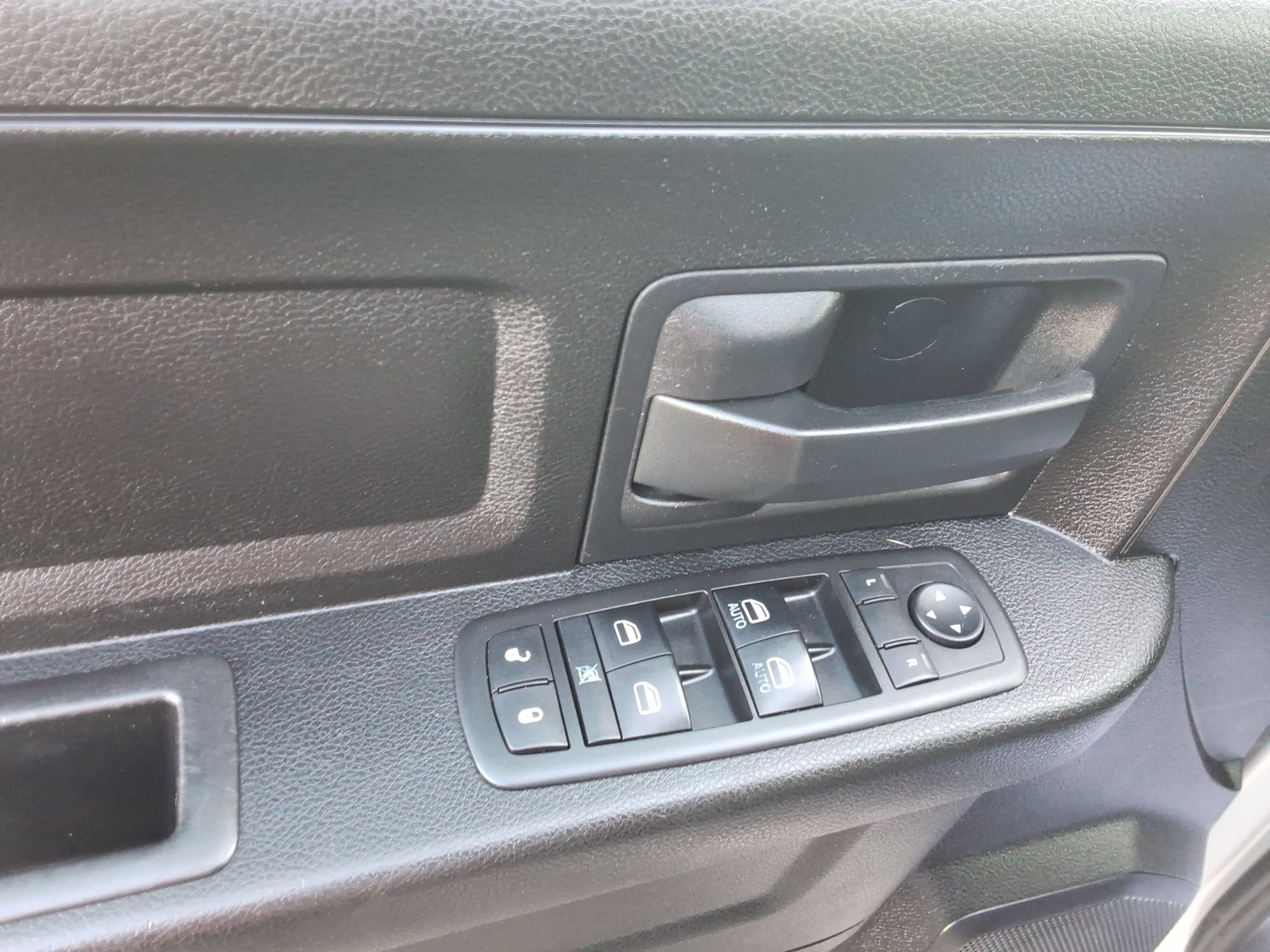 Used 2013 RAM 1500 Express AWD/4WD image 34