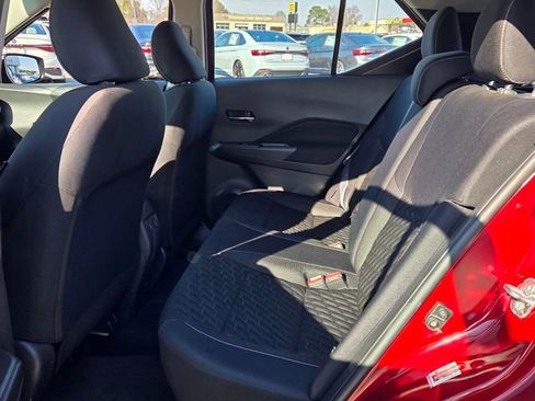 Used 2022 Nissan Kicks SV image 6